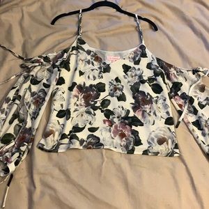Size medium floral top
